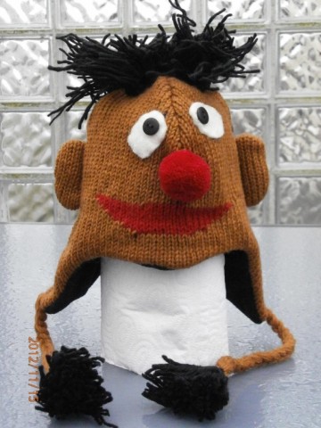 Gebreide muts type aap Ernie