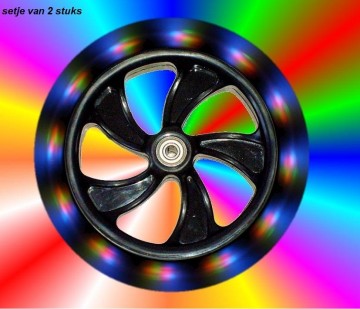 Step wielen met licht 145mm.